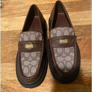 Coach Casual Cooper Loafer Signature Jacquard and Coin Size 9